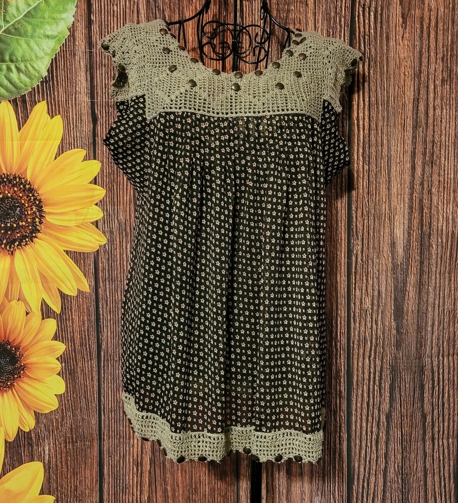 Hagel Faux Chiffon and Loose Knit Blouse